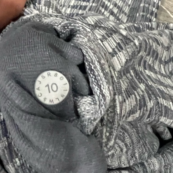 Lululemon Athletica Gray Patterned Leggings Size 10 Perfect Condition - Picture 4 of 4